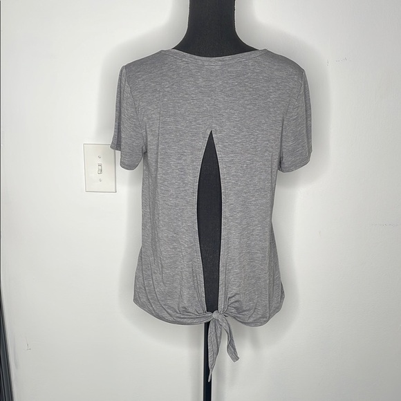 GapFit Tops - GAPFIT Gray Open Tie Back Women's Short Sleeve Top